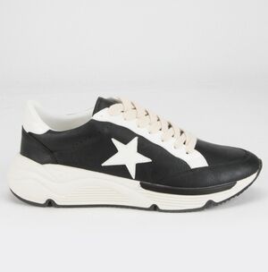 White Raven Black and White Star Sneakers Athleasure Travel Commuting Shoes 7.5